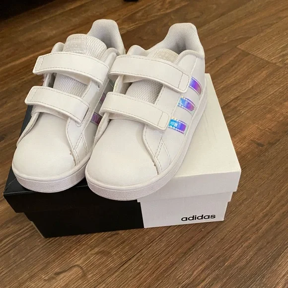 Adidas’s girl shoes Sneakers